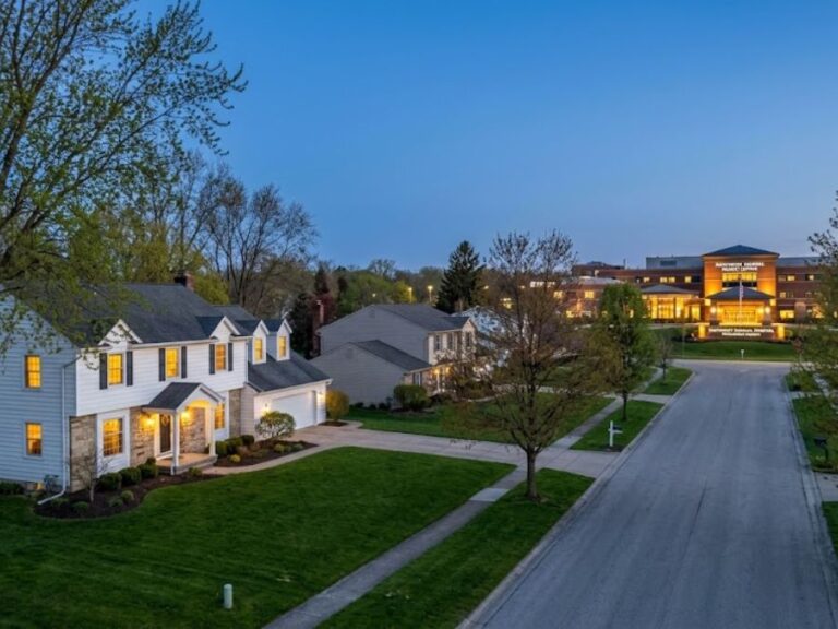 What Are the Best Neighborhoods in Middleburg Heights for Southwest General Employees?
